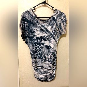 Woman’s Wetseal tunic top